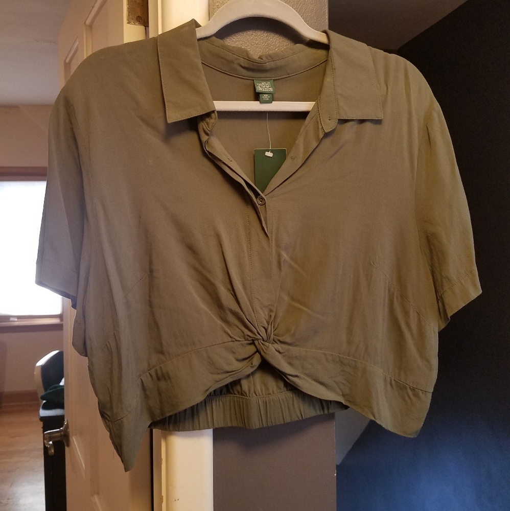 New with tags size XXL wild Fable twist top